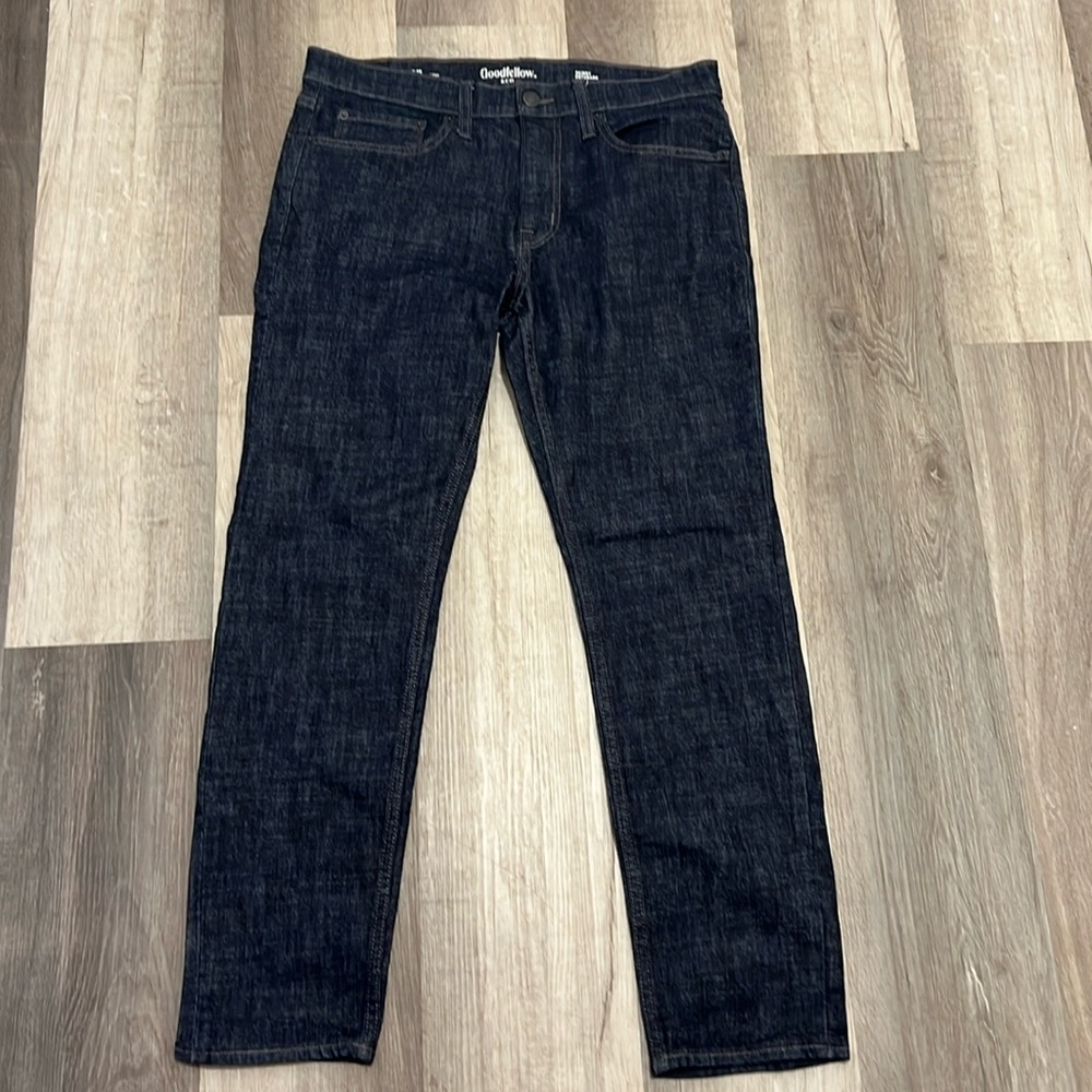 Dark Washed Blue Jeans 33x30